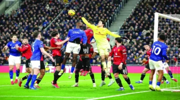 أسباب منحت سين لامينز الصلابة الفنية خلال مواجهات مانشستر يونايتد الصعبة مطلع الموسم